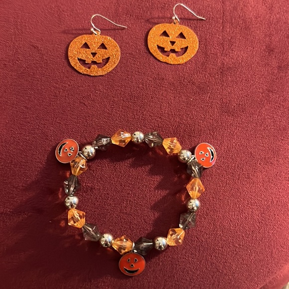 Jewelry - Orange Jack-o-lantern 🎃 pumpkin charms Halloween theme bracelet & earrings set